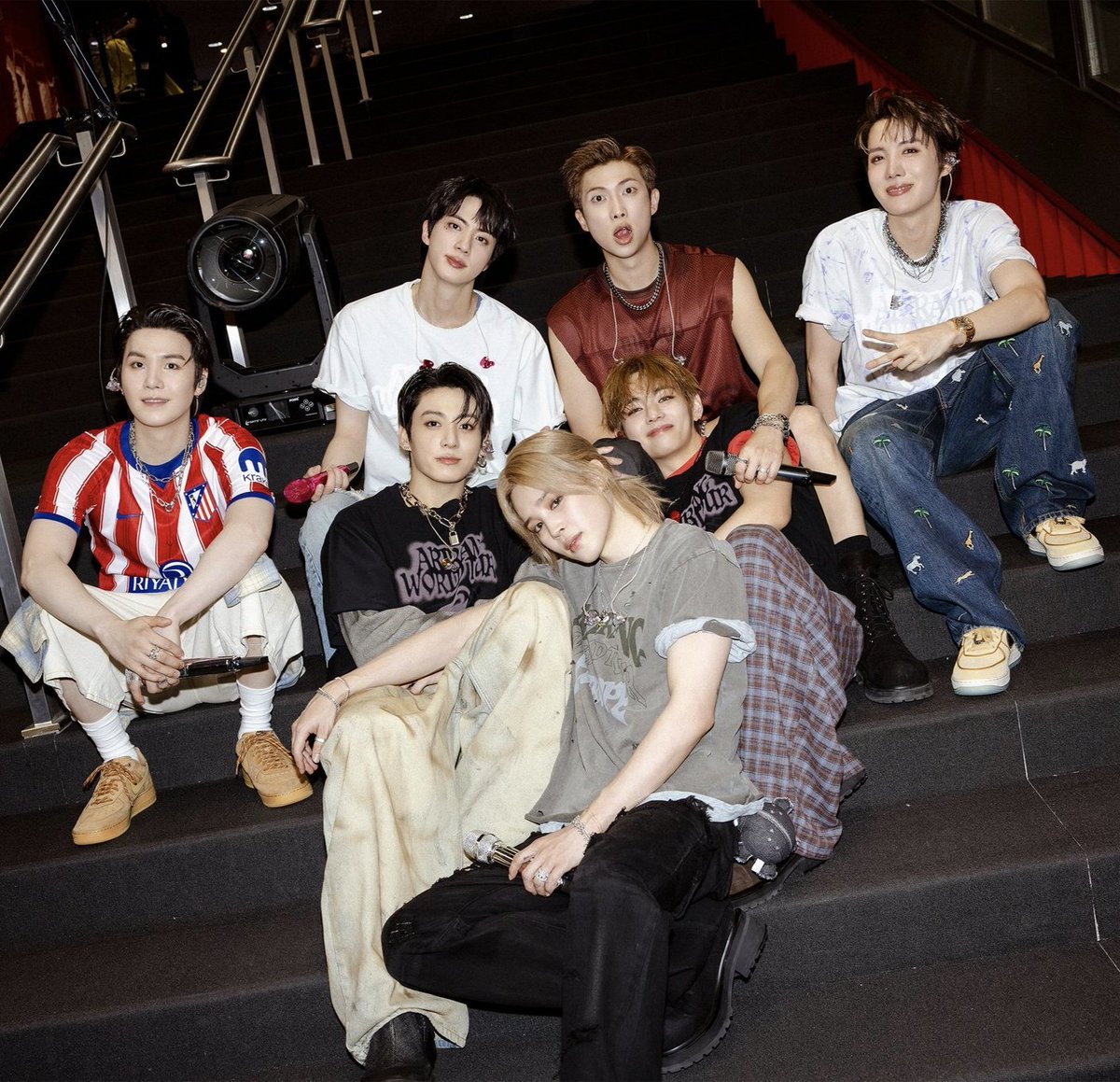 korezincom's tweet photo. #BTS, 'ARIRANG Dünya Turu' ile #TheRollingStones Grubunun 7 Yıllık Rekorunu Kırdı
@BTS_twt @bts_bighit #방탄소년단 #BTSARMY #RM #Jin #SUGA #jhope #Jimin #BTSV #V #JungKook #BTS_ARIRANG #BTS_WORLDTOUR_ARIRANG #BillboardBoxscore
https://t.co/3q0Lq7hOYd https://t.co/RPZxaQiNht