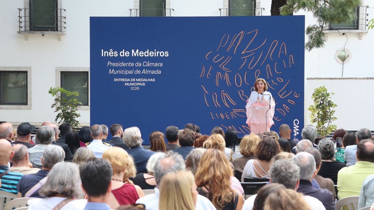jf_capa_trafa's tweet photo. Sessão Solene de Entrega de Medalhas Municipais https://t.co/RgIXKKfJur https://t.co/efw9kGocDi