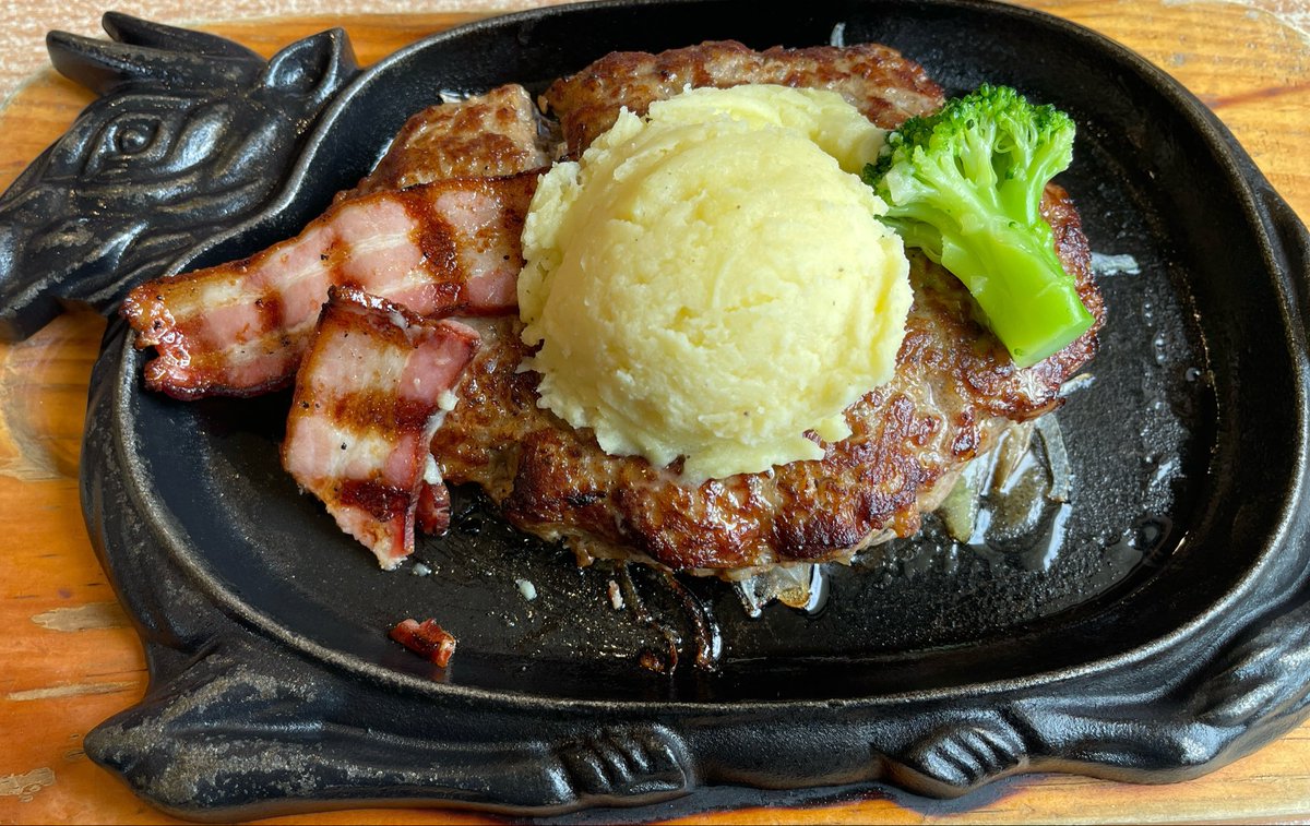 nusanyade's tweet photo. ビグボの肉の日ハンバーグ美味かったな。

29日だけでなく前後の28,30もイベントにしてくれるのはさすがに神と言わせてもらおう。 https://t.co/gtSFN0uD5H