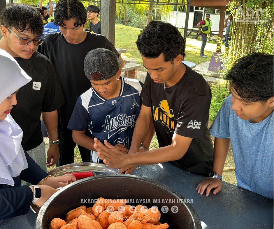 ABMUTARA's tweet photo. 🍲 Semangat gotong-royong menyatukan warga ABM Utara!

Program Bubur Asyura 2026 berjaya menghimpunkan staf, pelatih dan alumni dalam suasana penuh muafakat.

Anjuran KESUTRA dengan kerjasama PAABMWU.

📍 Sintok, Kedah
📅 30 Jun 2026

#ABMUtara #KESUTRA #PAABMWU #TVET https://t.co/Qbs6m611F4