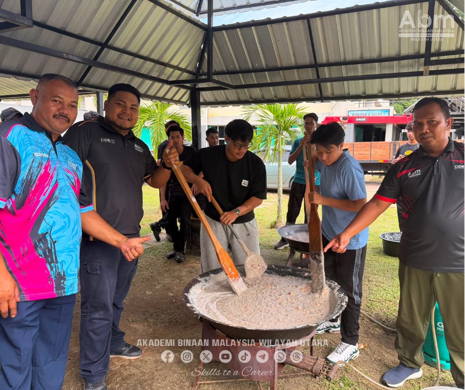 ABMUTARA's tweet photo. 🍲 Semangat gotong-royong menyatukan warga ABM Utara!

Program Bubur Asyura 2026 berjaya menghimpunkan staf, pelatih dan alumni dalam suasana penuh muafakat.

Anjuran KESUTRA dengan kerjasama PAABMWU.

📍 Sintok, Kedah
📅 30 Jun 2026

#ABMUtara #KESUTRA #PAABMWU #TVET https://t.co/Qbs6m611F4