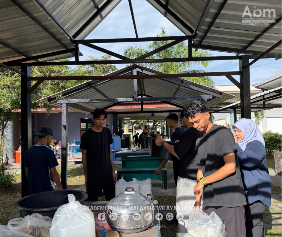 ABMUTARA's tweet photo. 🍲 Semangat gotong-royong menyatukan warga ABM Utara!

Program Bubur Asyura 2026 berjaya menghimpunkan staf, pelatih dan alumni dalam suasana penuh muafakat.

Anjuran KESUTRA dengan kerjasama PAABMWU.

📍 Sintok, Kedah
📅 30 Jun 2026

#ABMUtara #KESUTRA #PAABMWU #TVET https://t.co/Qbs6m611F4