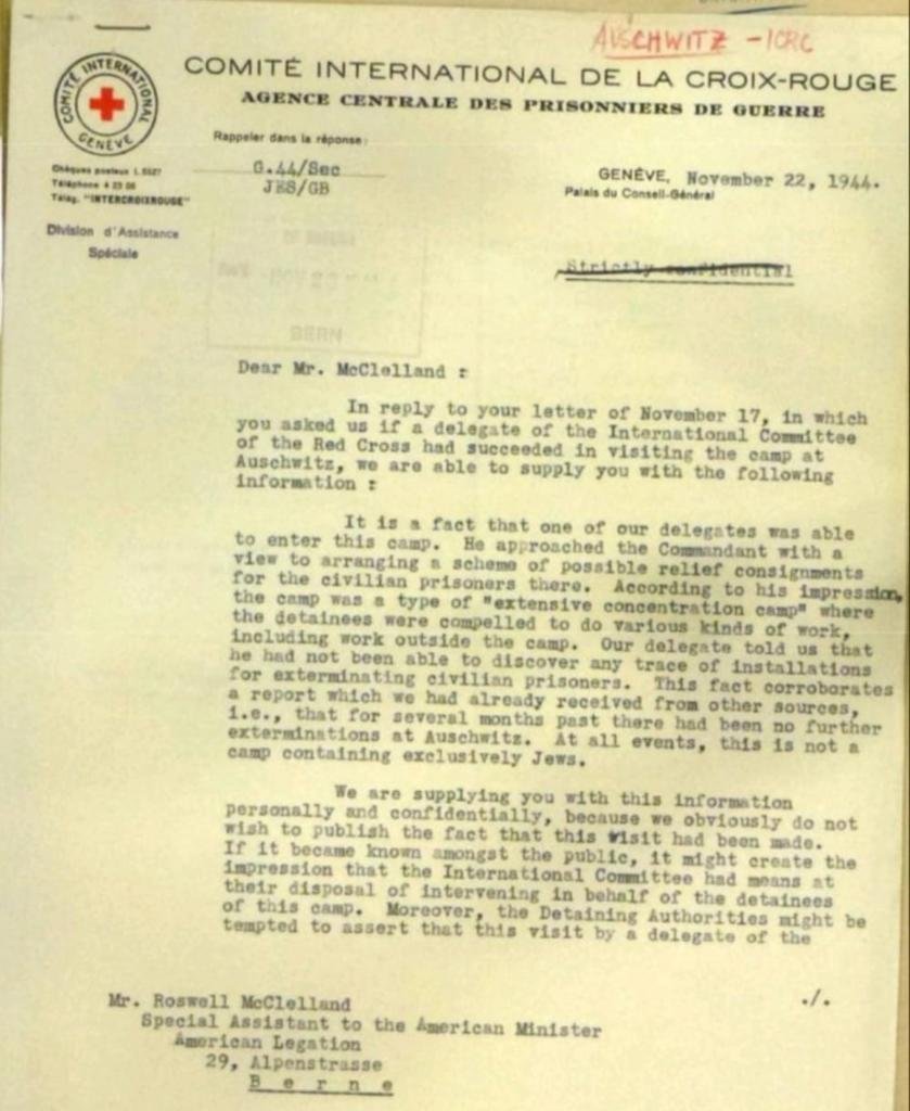 ACOM_es's tweet photo. 🔴En noviembre de 1944, la Cruz Roja afirmó que no había pruebas de "instalaciones para el exterminio de prisioneros civiles" en Auschwitz.

El campo de exterminio llevaba ya más de 4 años y medio operativo.

De las 1,3 millones de personas deportadas a Auschwitz, unas 1,1 millones fueron asesinadas.
La gran mayoría (especialmente los judíos) fueron gaseadas nada más llegar en tren.

El resto murió por hambre, enfermedades, torturas, ejecuciones, experimentos médicos o agotamiento por el trabajo forzado.
1.000.000 de judíos fueron asesinados en Auschwitz.

Ni una lección de Cruz Roja.
Ni una.