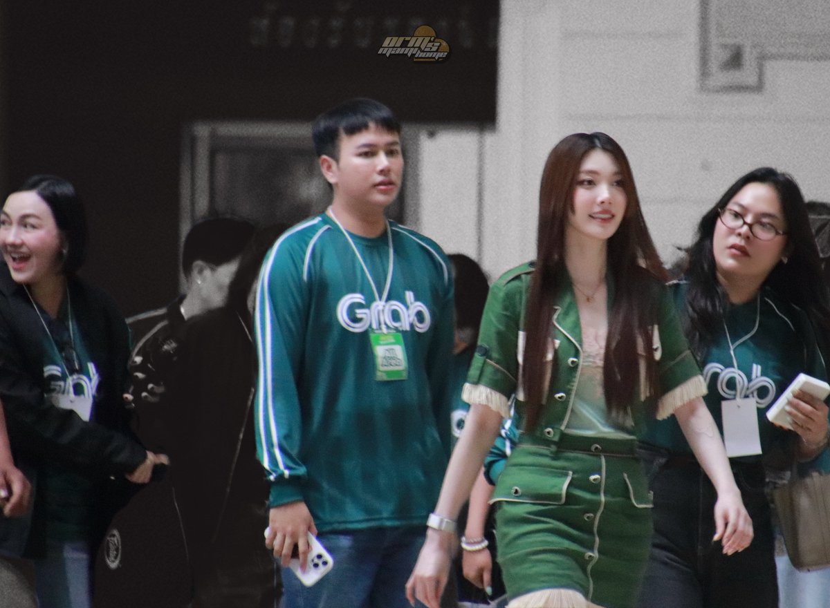 ormsmamihome's tweet photo. Our baby BOSS CEO with her favorite gang 😎🖤

GRAB LINGORM EVENT
#GrabThaiRaresxฑฑฑฑxLingOrm
#ออมกรณ์นภัส #OrmKornnaphat‌
@ormmormm https://t.co/7F22LkM8Lp