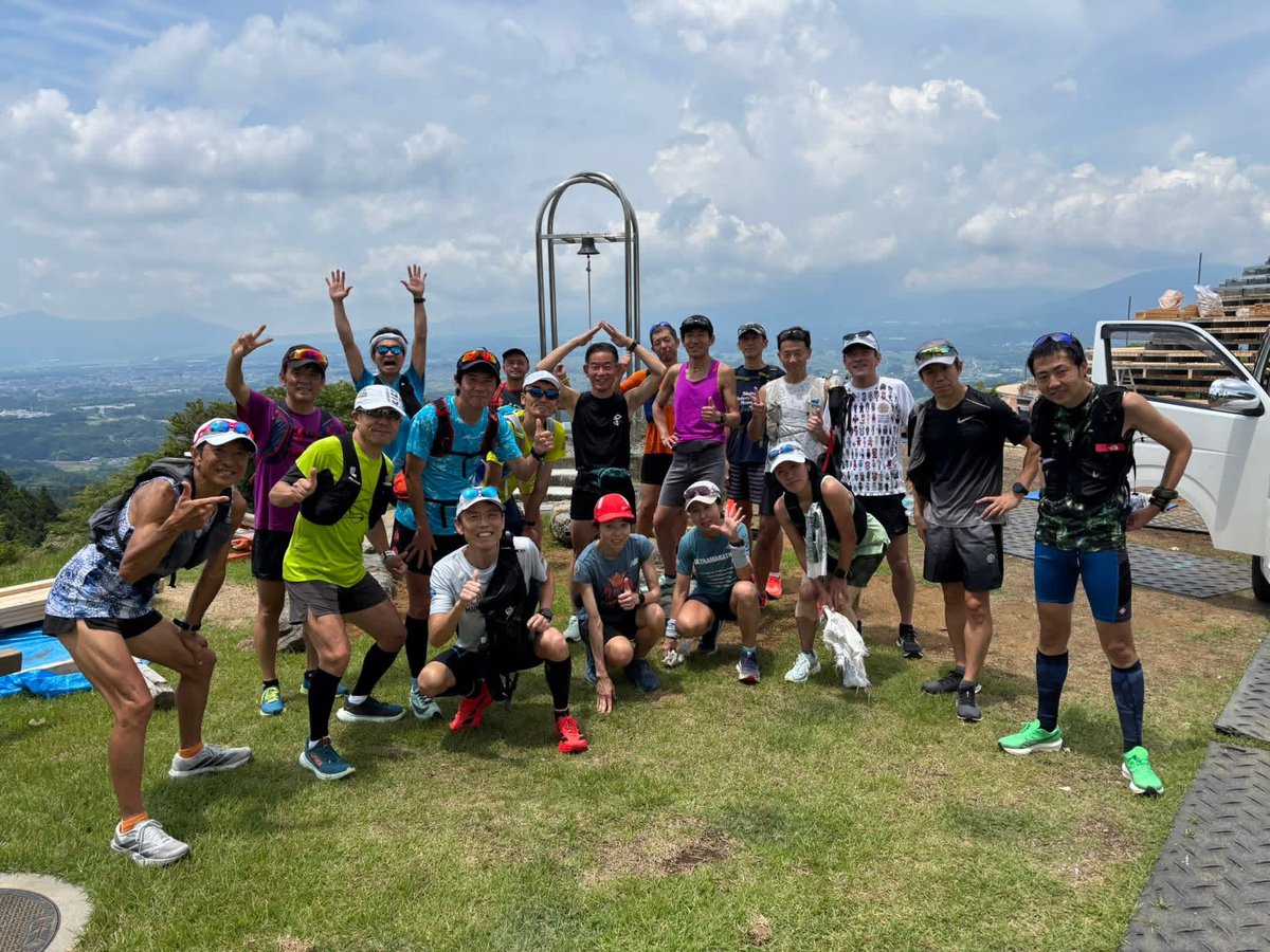 dragonmasashi's tweet photo. 今月は250km。最近、投稿をサボってましたが先月も同じくらいでした。
今月は足柄峠を走ったり、パークランで誕生日を祝ってもらったり。
そんなこんなで今年も半分終わりですよ。めちゃ速い。
来月は富士登山競走もあるので、しっかり走れるように準備します。 https://t.co/5nOoIWkSGh