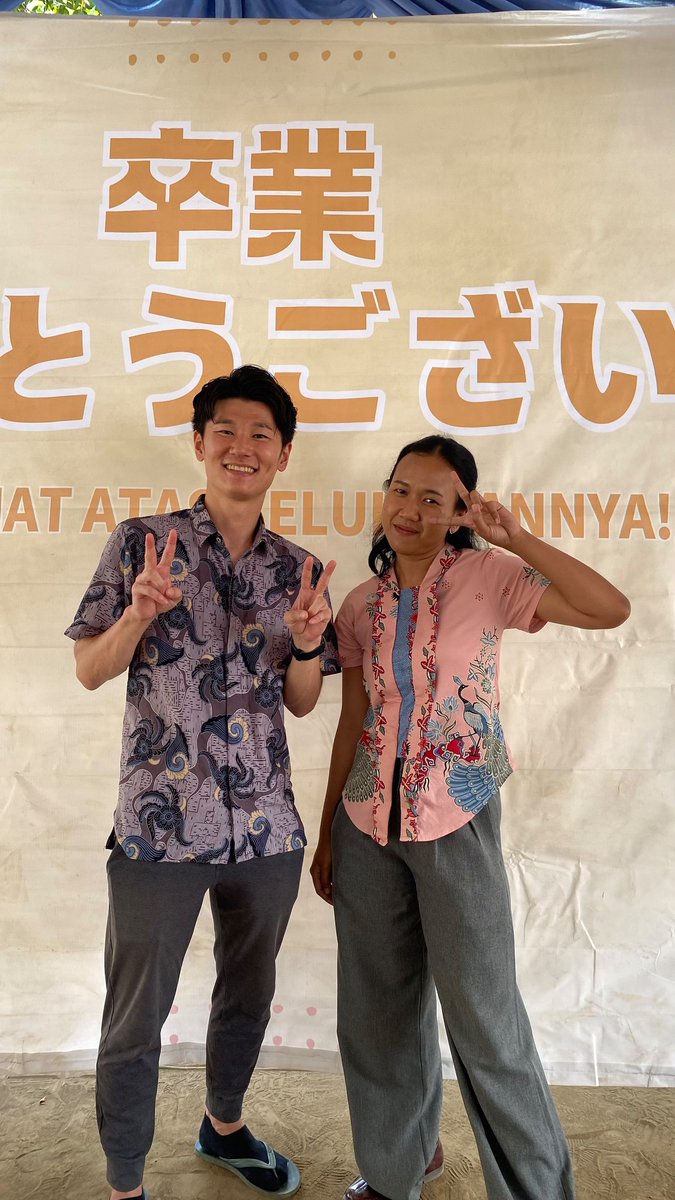 rt_bahasa's tweet photo. 卒業生から写真が届きました！
日本に行っても、日本で働き始めても勉強頑張って下さい🙋 https://t.co/SPOUrGw1r5