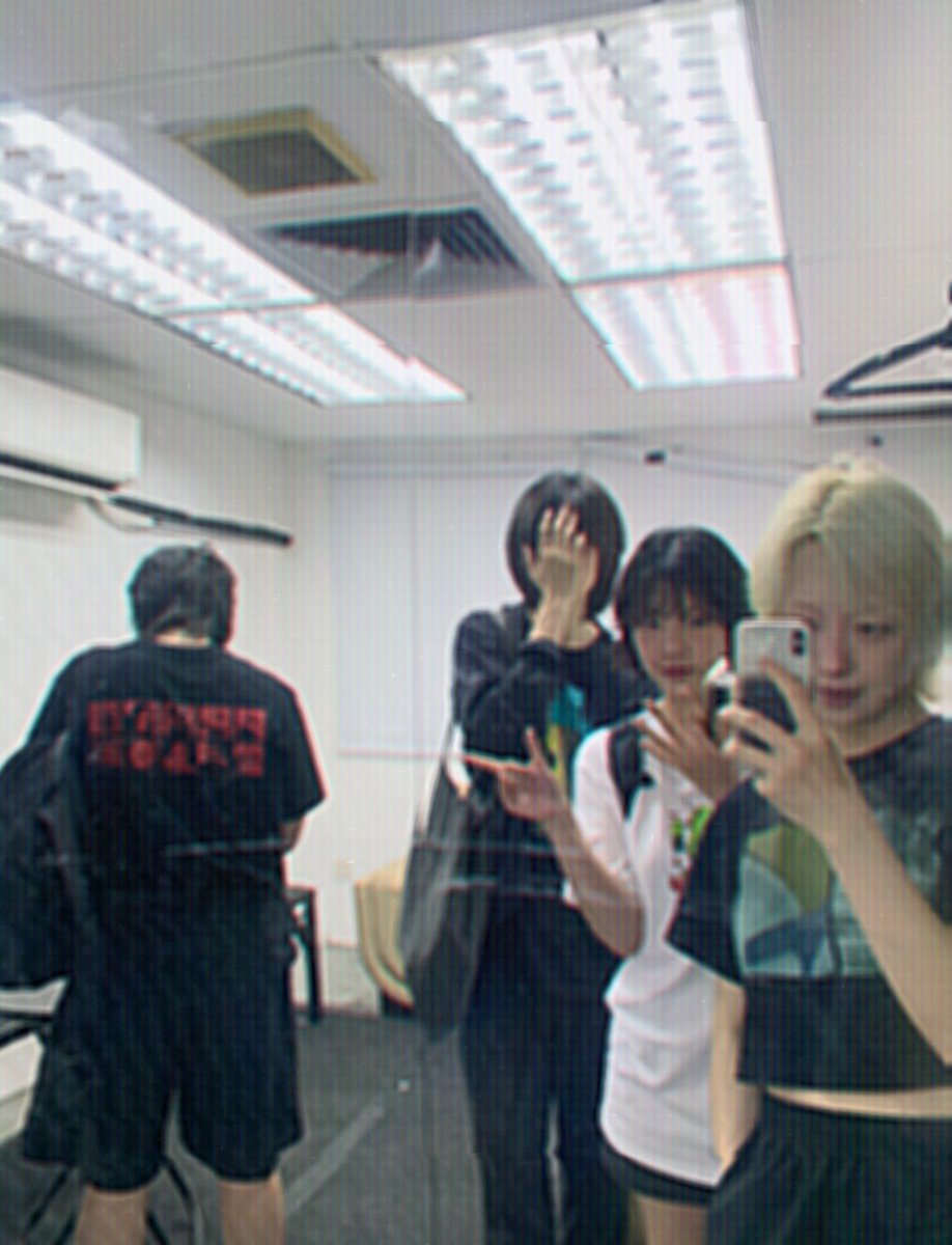 bandcotoba's tweet photo. 🧚 cotoba 1st asia tour 🔚

we truly appreciate people who came, support, played together, and made it happen!

It was the most tasty&amp;meaningful trip, with tons of love&amp;care.
Thanks to each one of you for these unforgettable memories.

감사합니다 🐦‍🔥 https://t.co/gL8OpKuWxO