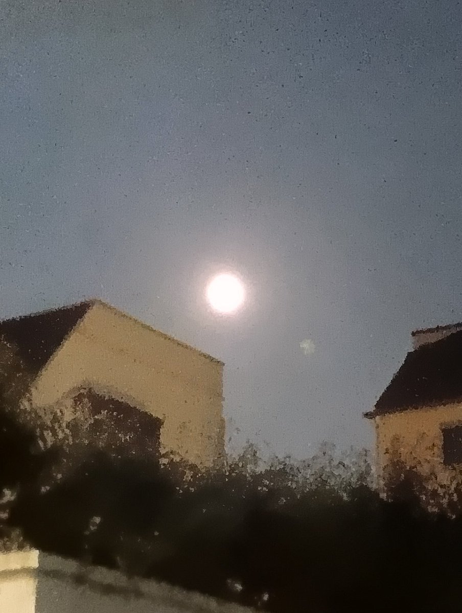jatohis's tweet photo. ストロベリームーン🌕 https://t.co/qoGe6Bbr4H