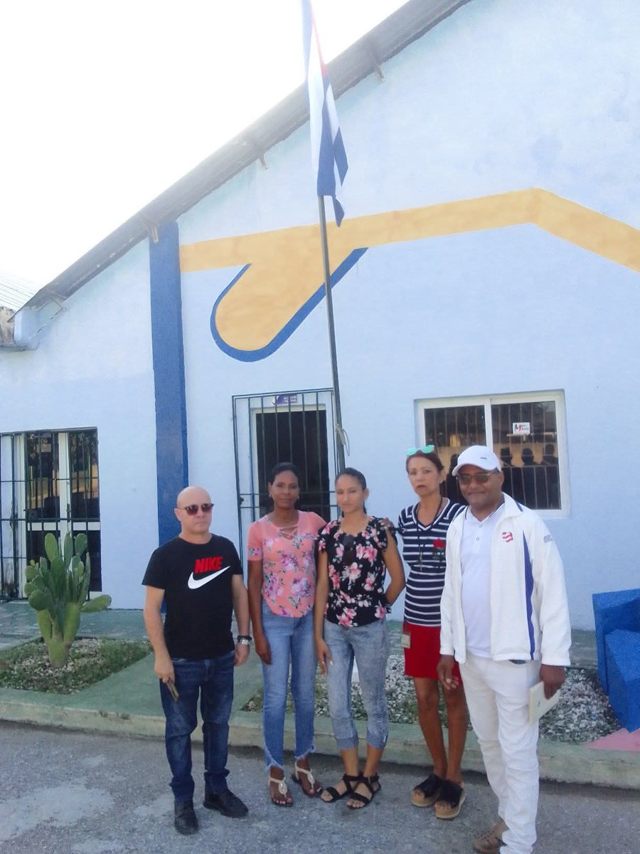 OscarPrezLeyva1's tweet photo. Preside Maydelys Mackenci Tamayo Coordinadora Política CM #PCC #LasTunas, Asambleas de Trabajadores Ejemplares en la #Labiofam y #Trazmec resultando electos la joven Zahajara Téllez y Marcial Duany para el proceso de ingreso al @PartidoPCC
#PorLasTunasLaVictoria @LorenzoOsbel https://t.co/UtTN7rnMxQ