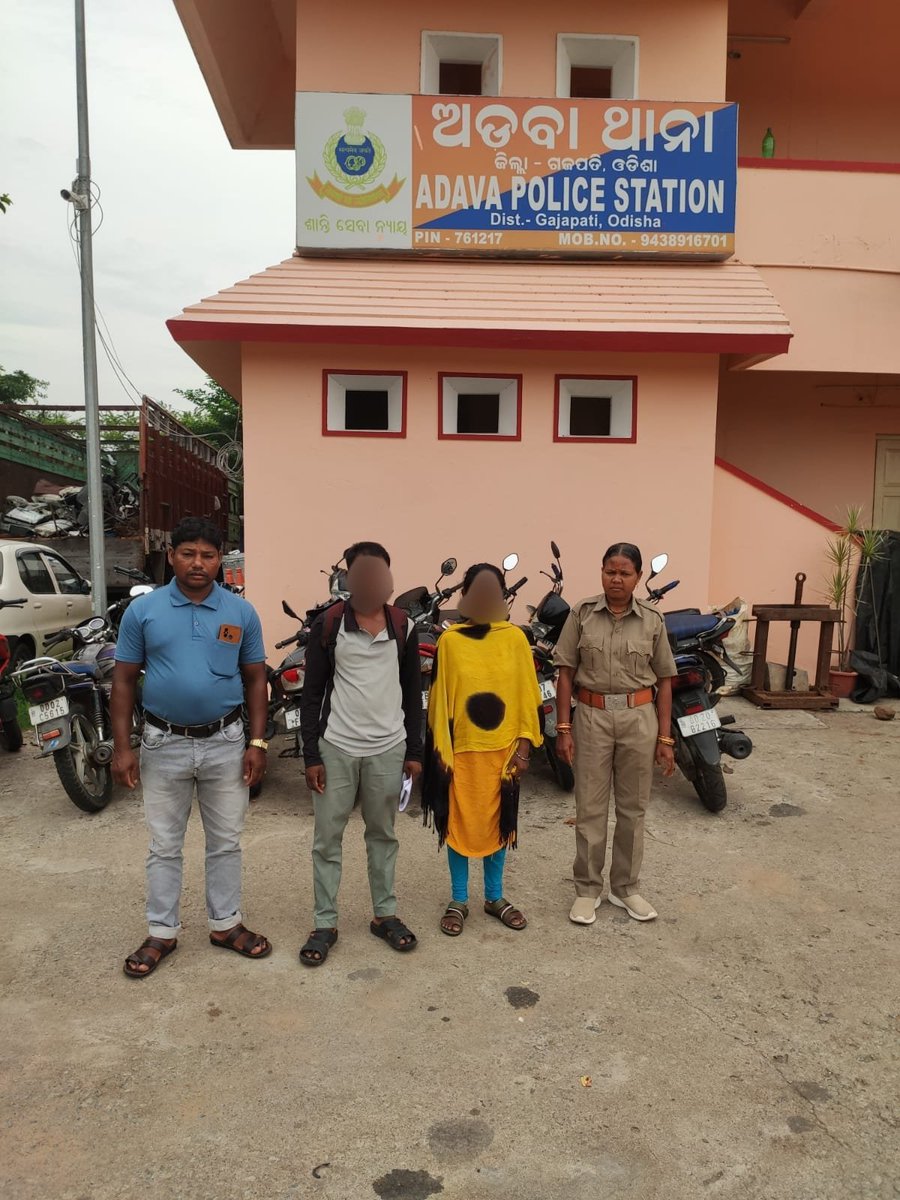 spgajapati's tweet photo. A woman was safely rescued by the police & after due verification & necessary legal formalities, was reunited with her husband. The timely intervention reflects the police commitment to ensuring public safety and assisting those in need.
Case ref:Adava PS MMR No-26/26
#Adava PS https://t.co/HKcFnZDomo