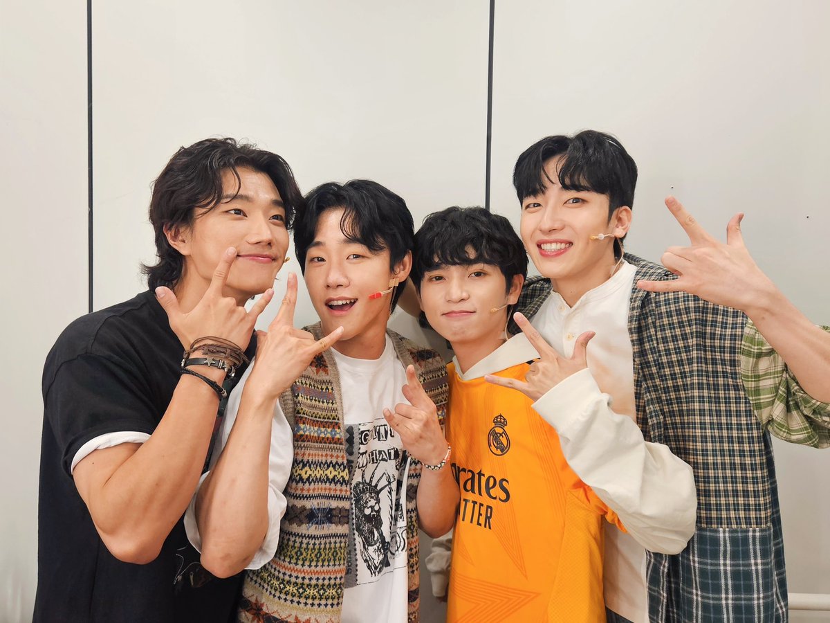 newpro_ostrich's tweet photo. [뮤지컬 #타조소년들]

🤟🏻우리를 K-뮤지컬국제마켓 쇼케이스로!

#박두호 로스, #곽민수 블레이크,
#류동휘 케니, #김준식 심!

"로스라면 지금 이 순간 뭐라고 말했을까?"
"여기까지 온 거 모두 정말 대단했어!" 🏃🏻🏃🏻🏃🏻🏃🏻

#뮤지컬 #타조소년들 #쇼케이스 https://t.co/rY6XEqNl08