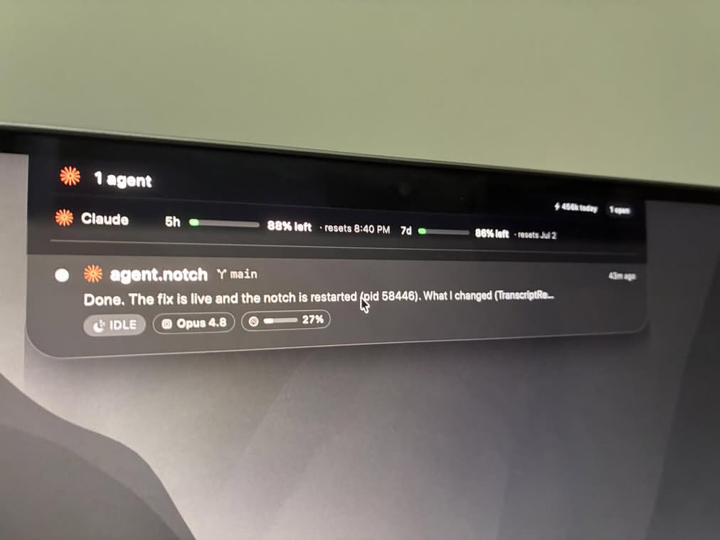 ithole_b's tweet photo. Who need dis? Make the Mac notch useful by showing the agents state https://t.co/4YyCD4Ex7Y
