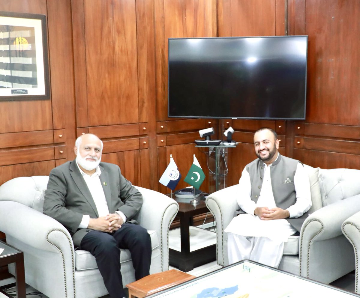 ishiali's tweet photo. It’s always pleasure to meet you dear sir Prof Dr Niaz Ahmad Akhtar Chairman HEC Pakistan. Yours commitment to elevating Pakistan's Higher Education and research landscape is the beacon of hope we all look up to.
🇵🇰 🇵🇰 🇵🇰
❤️❤️❤️
@DrNiazAhmadSI @hecpkofficial https://t.co/WLdNG4UGFw