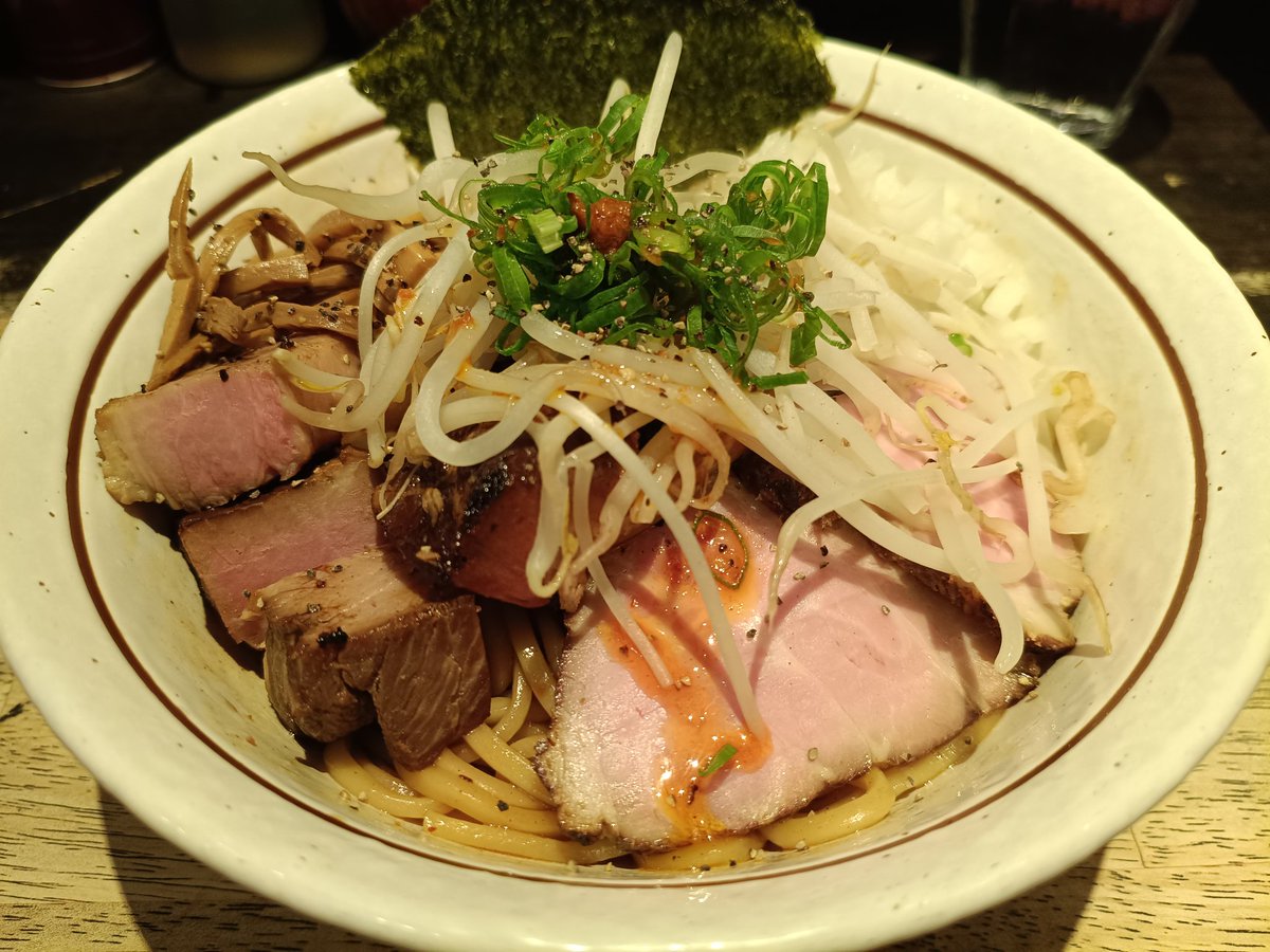 gorilla_fp1's tweet photo. 6/30 ラーメン記録🍜
2026年 129杯目
中華そば しながわ@要町
ABURASSO 1,200円
麺中盛り 50円

2026年の初回訪問。
クセになる濃厚ダレがモチモチ麺に絡む美味しい一杯🍜😋✨
ご馳走さまでした🙏

#中華そばしながわ
#ラーメン好きな人と繋がりたい https://t.co/CJcHR4hd27