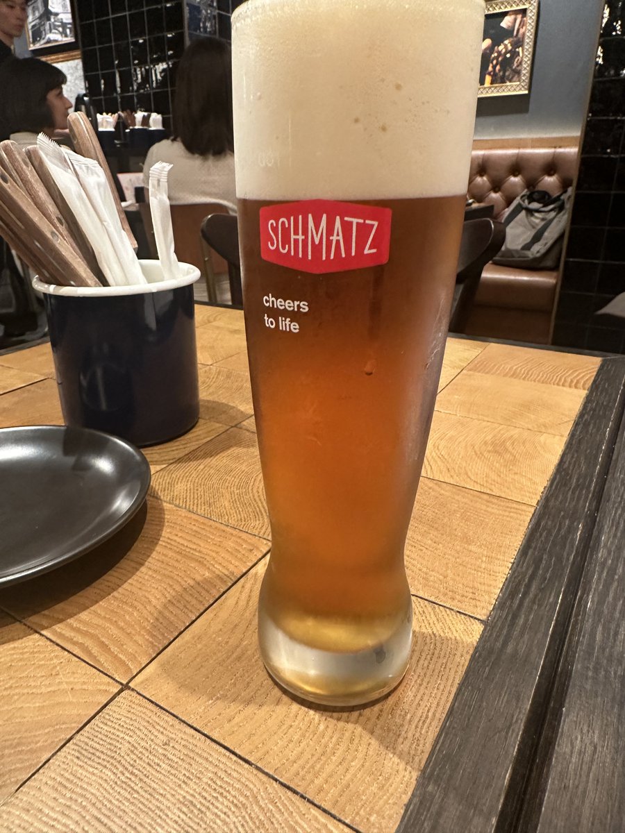 sh1gram's tweet photo. 生ビーだけじゃだめですか？ / I'm at シュマッツ in 東京, 東京都 https://t.co/6jHP4hUKH9 https://t.co/BQo9zMgROp