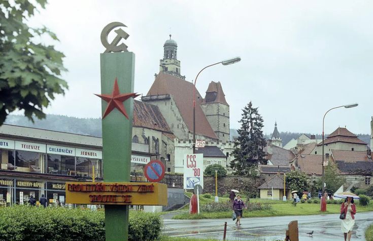 eastblocvisuals's tweet photo. Prachatice, Czechoslovakia, 1980. https://t.co/y3wVy1IJyo