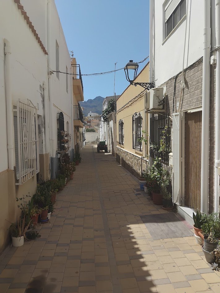 ashleyrclark1's tweet photo. Good afternoon everyone from a hot sunny #Turre #Spain https://t.co/nNiNopj17D