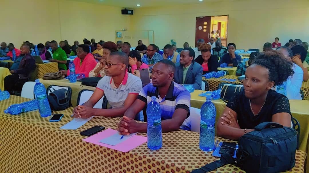 Merankabandi2's tweet photo. @copedburundi1 @OGitega18311 @Gitega L'atelier concerne le personnel du @Merankabandi2 et du groupement oevrant dans les secteurs de #Muramvya en @Gitega et #Ngozi en @PButanyerera https://t.co/I7xARLkHnB