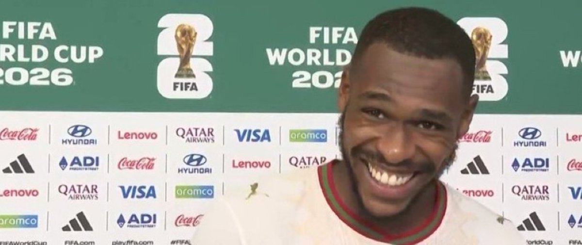 Nada_Yamani's tweet photo. Les amis sénégalais qui ont fait dodo quand les Pays-Bas menaient 1-0 et qui se sont réveillés ce matin en apprenant que l'@EnMaroc a fini par gagner... mais qui ne trouvent rien d'autre à dire sauf "le Sénégal a sauvé le Maroc"😂ça va ou...?

#DimaMaghrib🇲🇦

Général #Issa_Diop ! https://t.co/wDg7jRw071