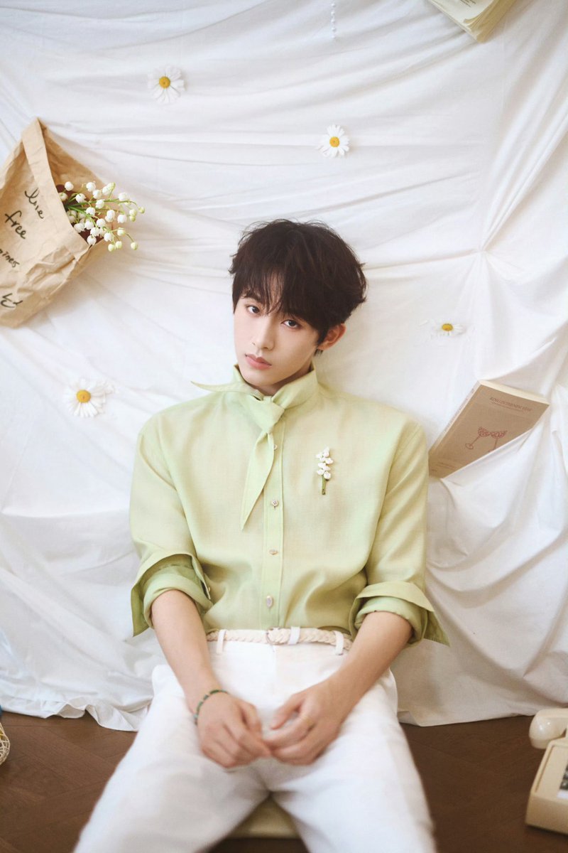 sichengupdate's tweet photo. 260630 #DongSicheng #WINWIN Weibo

Let’s meet in the peak of summer 🤔 https://t.co/gNP7cs5t2H