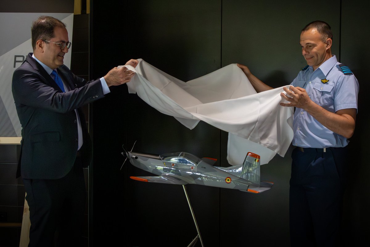 BeAirForce's tweet photo. Yesterday, our Belgian Air Force officially unveiled the new PC-7 MKX livery alongside @PilatusAircraft. Featuring military styling and orange training markings, it will support the next generation of Belgian pilots. 🇧🇪✈️

📷Bollion N. https://t.co/nzQgBVsdoD