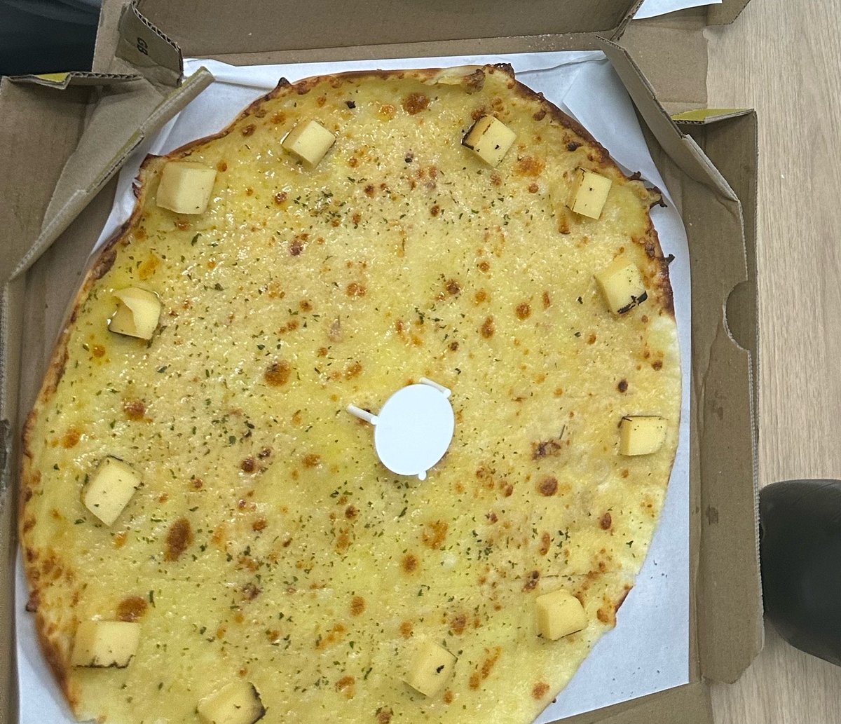 sunbleachdfIies's tweet photo. broke my fast #sorry i ate a slice of cheese pizza, 2 puto, and like 3-5 sushi https://t.co/JUyO90RoqK