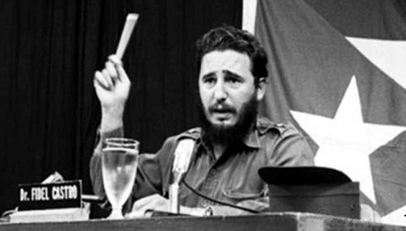 cubadebatecu's tweet photo. 🇨🇺“¿Cuáles son los derechos de los escritores y de los artistas revolucionarios o no revolucionarios? Dentro de la Revolución: todo; contra la Revolución: ningún derecho”.

🔗https://t.co/xwsT3jjeaC https://t.co/210oVmzC9x