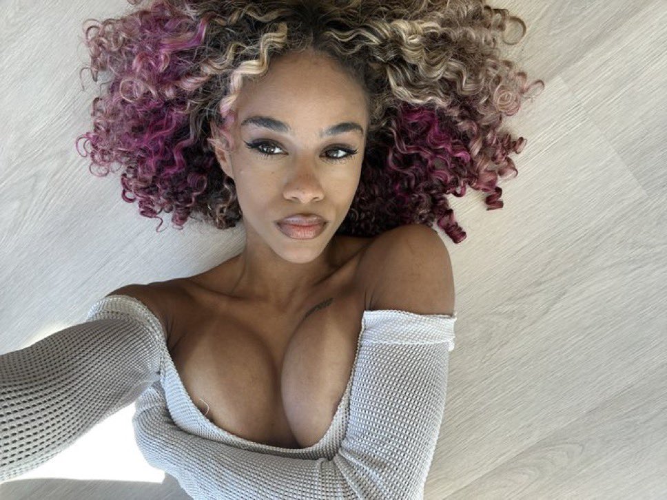 L916232771's tweet photo. 📍Philadelphia, PA
Who’s around tonight? Looking for a fun, respectful, drama-free connection. If you’re serious and know what you want, send me a message. 😉✨

#Philadelphia #Philly #Pennsylvania #AfterDark #BossEnergy #PlayfulVibes #NoTimeWasters https://t.co/0oAHrZM9Cv