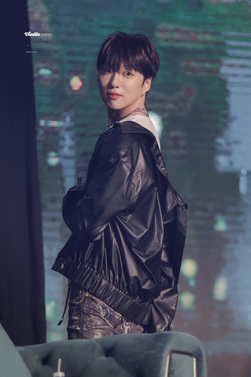 VANILLA_YOON's tweet photo. 260627 어썸스테이지

@official_yoon_ 
#강승윤 #seungyoon #姜昇润 #WINNER  #위너 https://t.co/CIfqAl3LPo
