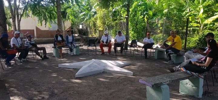 MairelisMa10480's tweet photo. Evalúa la comisión de verano en el municipio #Baguanos, actividades para la semana. #VeranoConMiGente https://t.co/5oND2ILz9D