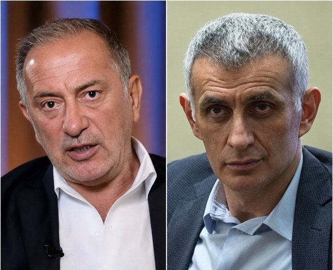 haberaktifcom's tweet photo. - Şahsi Avukatı

- Eşinin Doktoru (Jinekolog)

- Ablasının Oğlu (Yeğeni)

- Yeğeninin eski belediye kadrosu

Fatih Altaylı, TFF başkanı İbrahim Hacıosmanoğlu’nun işe yerleştirdiği akraba ve yakınlarını listeledi:

Futbol Federasyonu Başkanı Hacıosmanoğlu, Erman Toroğlu’nu aramış.

Hakkındaki iddialara yanıt vermiş. 
Federasyonu çiftliğe çevirdiği, yakınlarını federasyona doldurduğu iddialarını yalanlamış ve “Sadece bir kişi aldım.” demiş. 

Ben size söyleyeyim. Yalan söylüyor, kelime oyunu yapıyor. 

“Akrabalarımdan bir kişi aldım.” diyor ama tüm yakın çevresini, eşinin jinekoloğunu dahi federasyona doldurduğunu gizlemeye çalışıyor. 

Bakın, bundan neredeyse 2 yıl önce, 2024 Ekim ayında, Hacıosmanoğlu’nun federasyona doldurduğu yakınlarının ve onların da doldurduğu kendi yakınlarının sıralı tam listesini vermişim:

"1) Hacıosmanoğlu'nun şahsi avukatı Fuat Göktaş başkan vekili.
2) Eşinin doktoru Zehra Neşe Kavak başkan vekili.
3) Ablasının oğlu Abdullah Ayaz federasyonda genel sekreter.

Dahası var.

Federasyon genel sekreteri ve yeğeni Abdullah Ayaz daha önce Üsküdar Belediyesinde başkan yardımcısı idi.

Bir diğer eski Üsküdar Belediye Başkan Yardımcısı Abdurrahman Alp Beyaz şimdi TFF Tahkim Kurulu Üyesi.

Yine eski Üsküdar Belediye Başkan Yardımcısı Vefa Yunus Taylan şimdi TFF Denetleme Kurulu Üyesi.

Ve bir başka eski Üsküdar Belediye Başkan Yardımcısı Cihan Eroğlu, TFF İnsan Kaynakları ve İdari İşler Direktörü ve Denetleme Kurulu Üyesi.

Son olarak da eski Üsküdar Belediyesi İşletme Müdürlüğü çalışanı Hakkı Yıldırım da TFF Satın Alma Direktörü."

Bu liste yalanlandı mı! 
Hayır elbette.