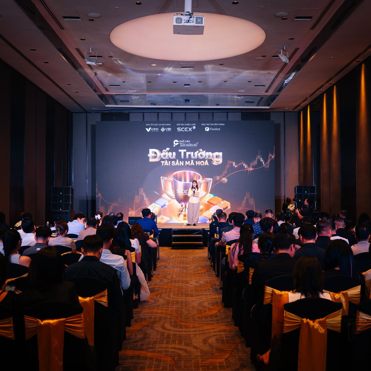 scexofficial's tweet photo. Chính thức khởi động "Đấu trường Tài sản mã hoá"
 
SCEX vinh dự đồng hành cùng VIFC và VBI, góp phần mang đến một sân chơi ý nghĩa dành cho cộng đồng yêu thích tài sản mã hoá.
 
#SCEX #VIFC #VBI #DauTruongTaiSanMaHoa https://t.co/1QVFvfsMsT