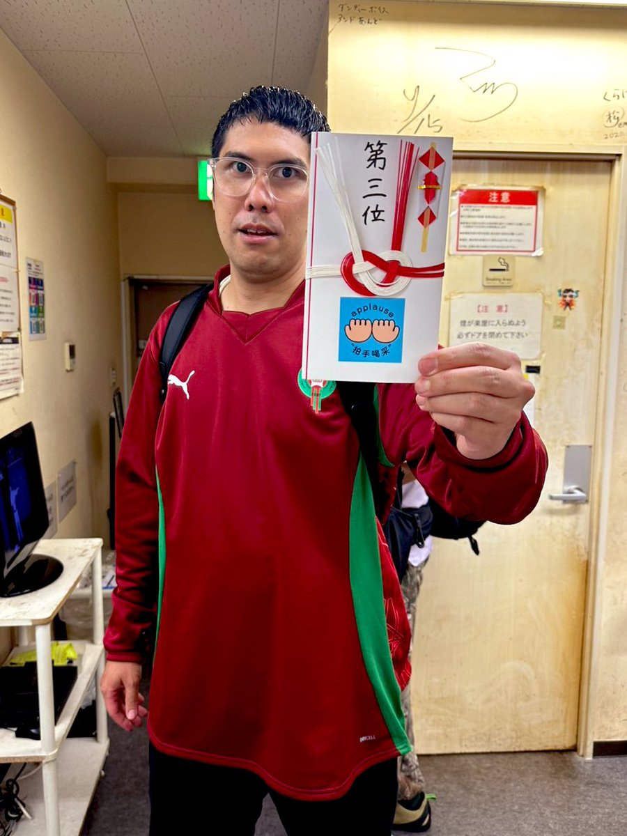 hakusai_2022's tweet photo. 『 拍手喝采 vol.40 』お疲れ様でした❗️

お客様の投票によるバトルライブ！
その結果は…

／
１位👑 まんるい弾
２位✨ てやんでいず
３位✨ フラットクルーズ
＼

おめでとうございます🌟

ご来場ありがとうございました🤲🏻 

次回は7/28(火)＠下北沢シアターミネルヴァで開催！

ご来場ありがとうございました🤲🏻

#拍手喝采 #ハクサイ #お笑いライブ