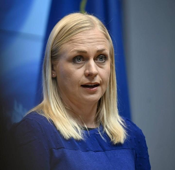 DakdaR22's tweet photo. - Elina Valtonen - FM of Finland:

"History teaches us that Russia respects only strength and determination. Russia’s current war is based on imperialist ambitions that extend beyond Ukraine. 
The Kremlin’s appetite does not diminish when it is fed; it only grows.

We in Europe have a unique opportunity to take responsibility for our own future. We have reached a point where decisions cannot be symbolic – they must be consequential”

She is great and she is right...absolutely!
