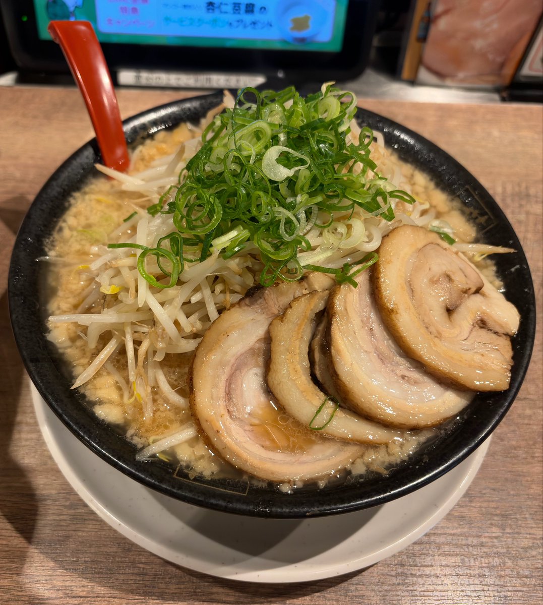 ss_kmbk's tweet photo. オタクだからラーメンを撮るよ https://t.co/UkQABLKkEw