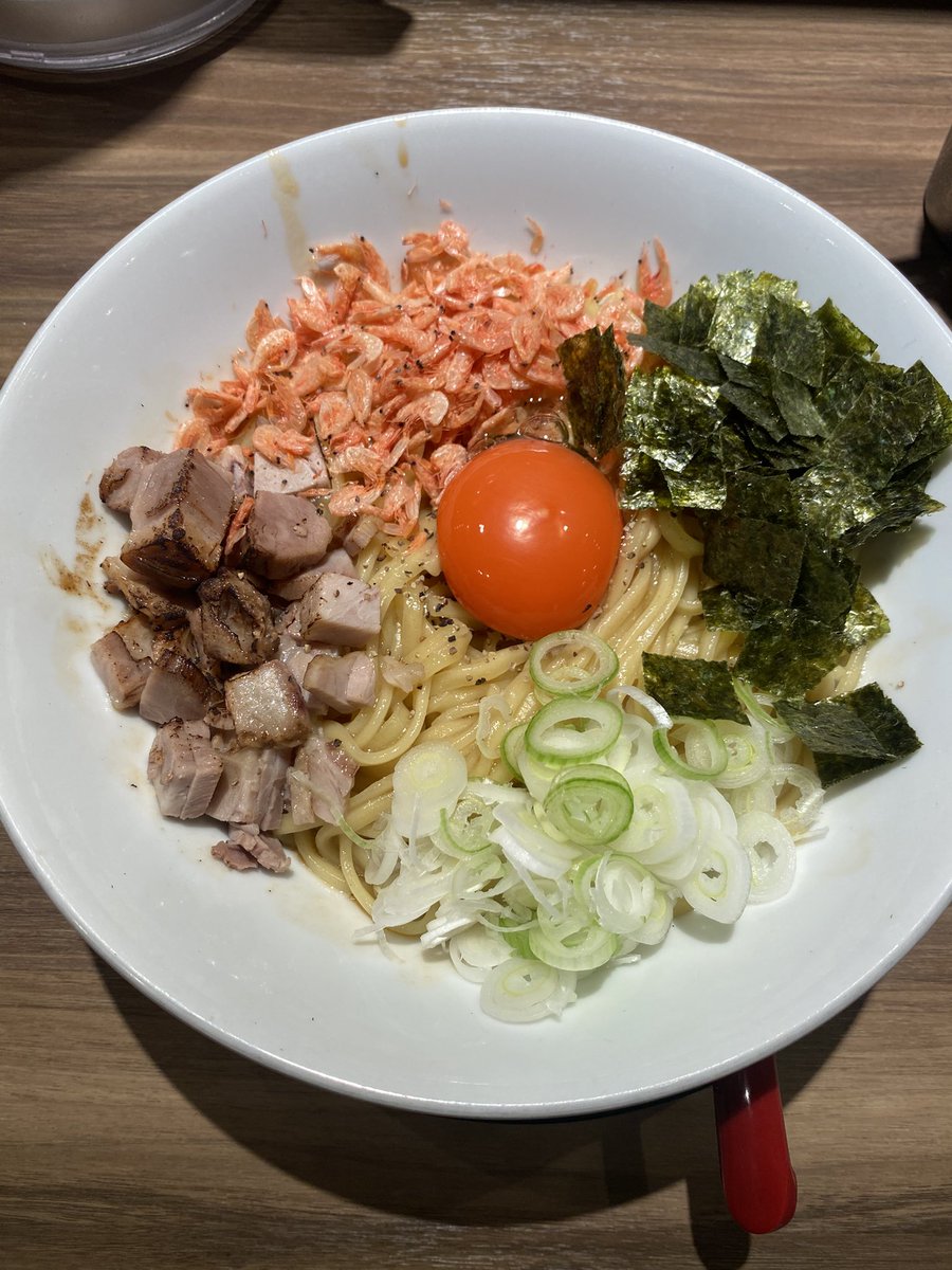 __zo8i's tweet photo. 6月は10杯ラーメン食べた
#6月を写真4枚で振り返る
#ラーメン好きと繋がりたい https://t.co/rDQuYNVVjj