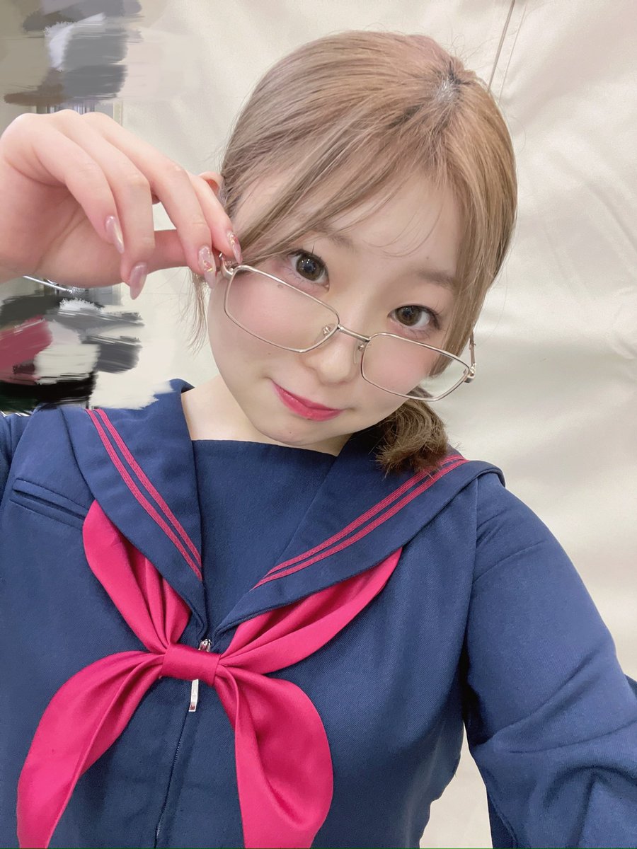 _yunasi's tweet photo. この制服めっちゃマジすか学園に似てて！
文学少女多分ちょっと忘れてた(*ﾉ>ᴗ<)ﾃﾍｯ✧ https://t.co/b87357jqrs