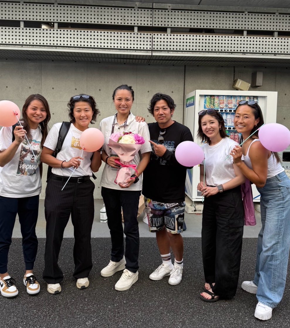 ANO1020's tweet photo. ご報告

本日をもちまして、ラグビーのレフリーを引退することになりました。

ここまで走り続けてこられたのは、支えてくださった皆さま、応援してくださった皆さまのおかげです。

本当にありがとうございました。

撮影者/松本かおり

https://t.co/bYA8ENOfai https://t.co/qMwzYfSBcC