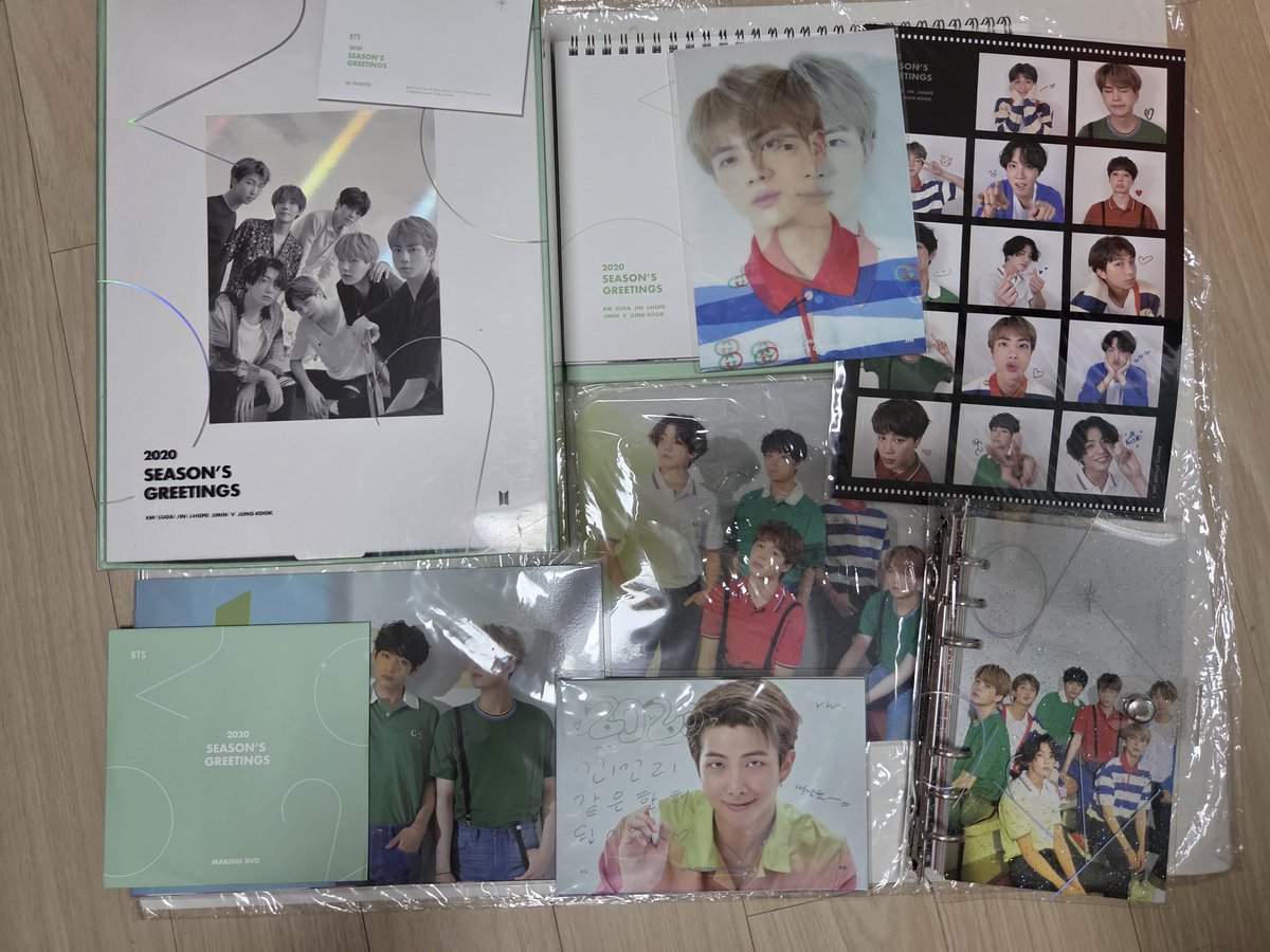 pp_qq_oo_'s tweet photo. 2020 시즌그리팅 : 15000won https://t.co/ZsqjfMU1Zc