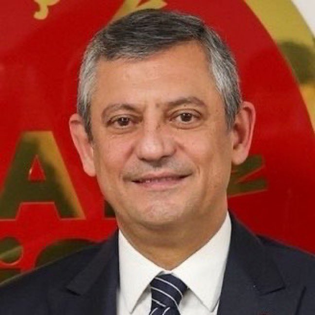 gokceekatuun's tweet photo. Görevden alınan Uşak Belediye Başkanı Özkan Yalım:

"Özgür Özel benden Bulgaristan'dan gelirken içki getirmemi istedi." https://t.co/DyRTZSFIaj