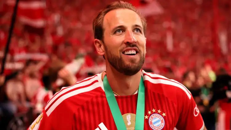 transfermessage's tweet photo. 🚨 Wayne Rooney has urged Harry Kane to reject Barcelona and instead return to England with Manchester United.
Daddy GO Piper #StateOfMindEp As June Germany and Netherlands https://t.co/0KPh1JDV5w