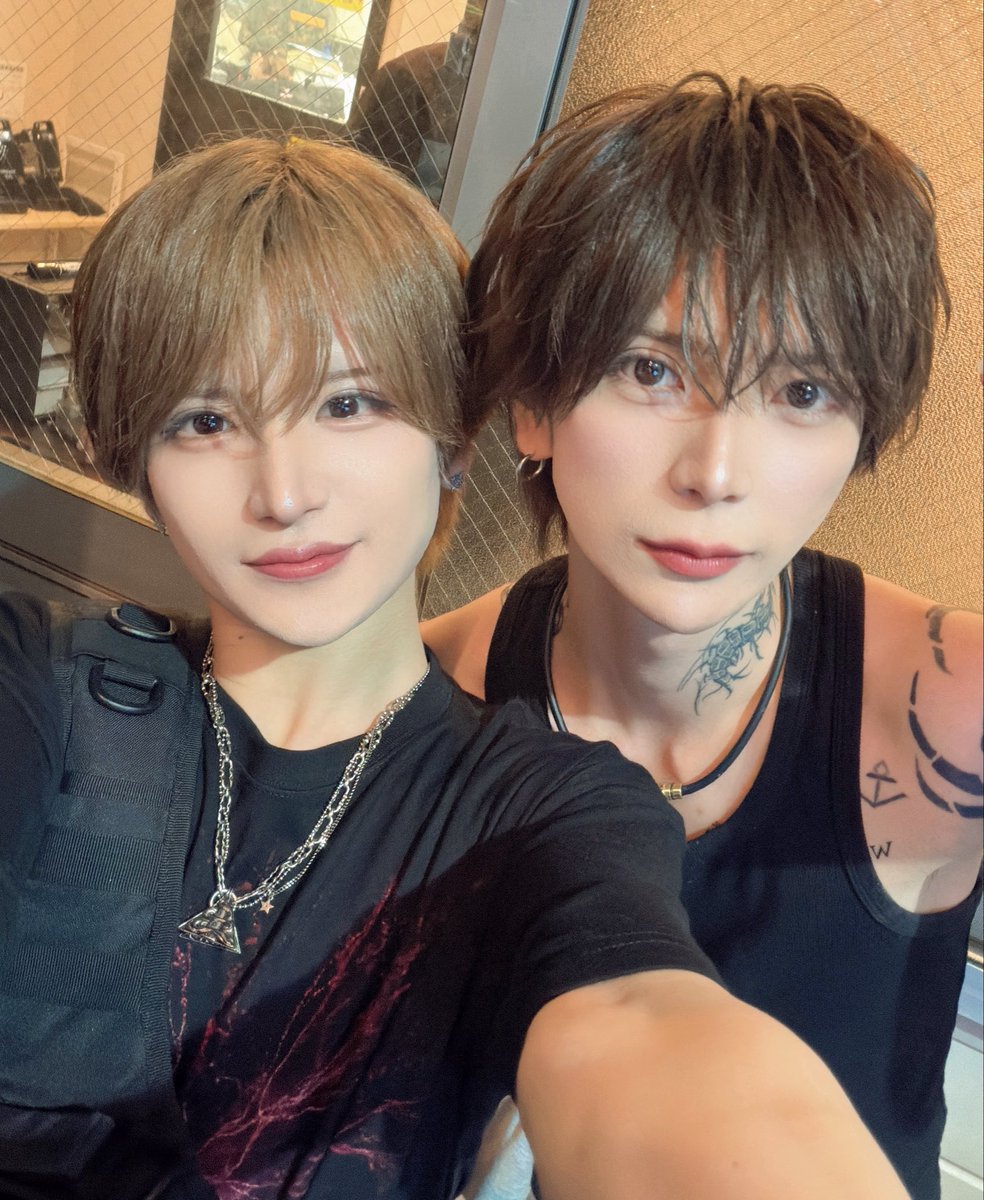Astral_nagisa's tweet photo. めっちゃ久々にはくくんと撮った〜！！！♡ https://t.co/f4U9NxBmTM