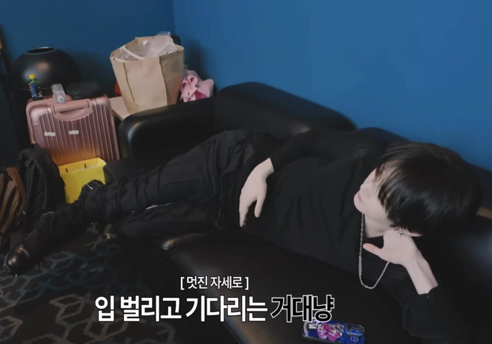 OnlyMineTs's tweet photo. 아니다 아버지가 아니라 요염한 고앵이 같네ㅇ•ㅇ=.. https://t.co/ENU2X6R1Md