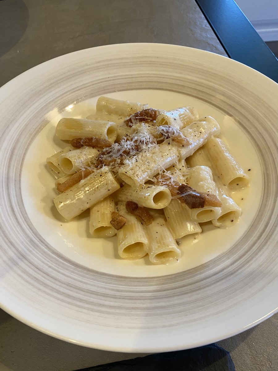 _LetMeDo_'s tweet photo. Profits successfully converted into a full blown Italian feast 🤤

Thank you Hyperliquid. https://t.co/TWdah80Z1t