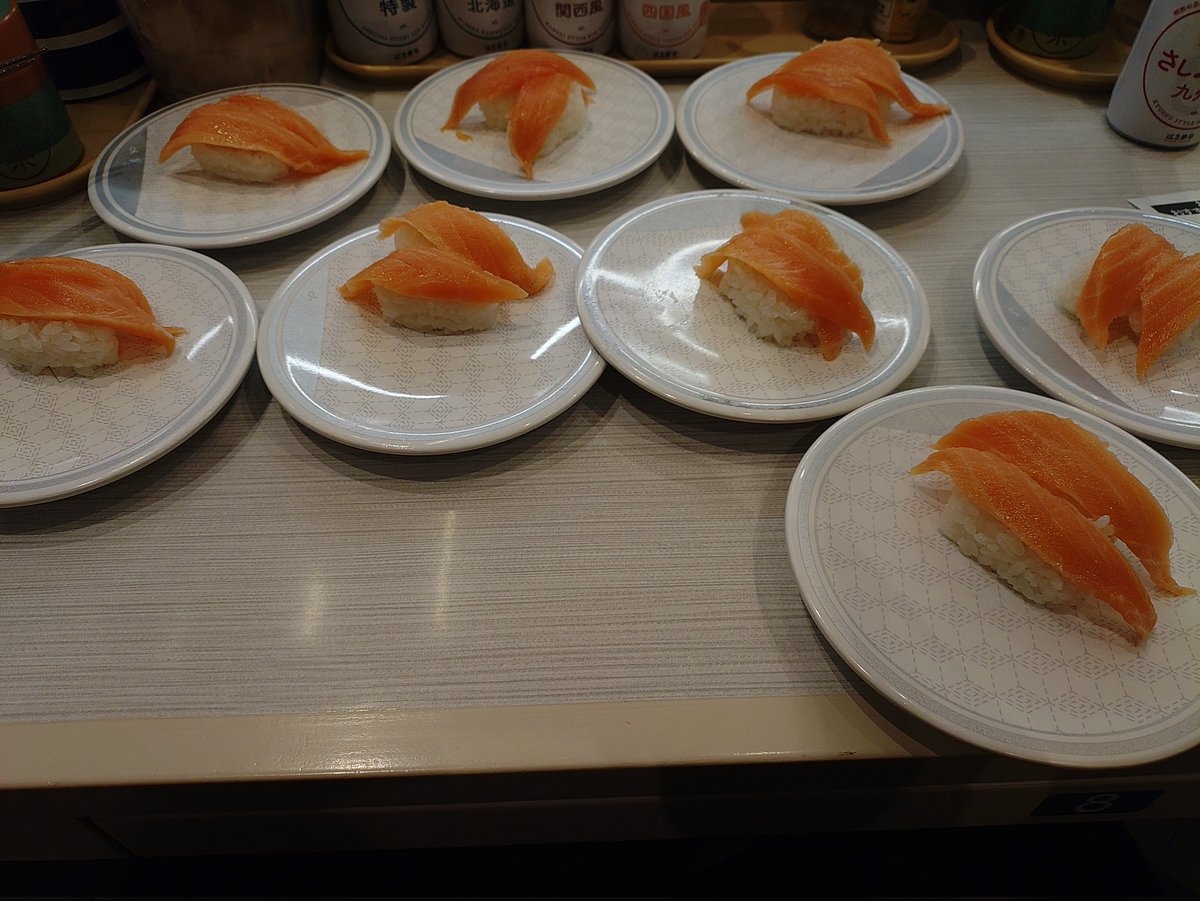 noritarudebu's tweet photo. 腹減ってはま寿司でサーモンオンリー食べてきたw
美味かったわぁーw https://t.co/kWU0WEoJuY