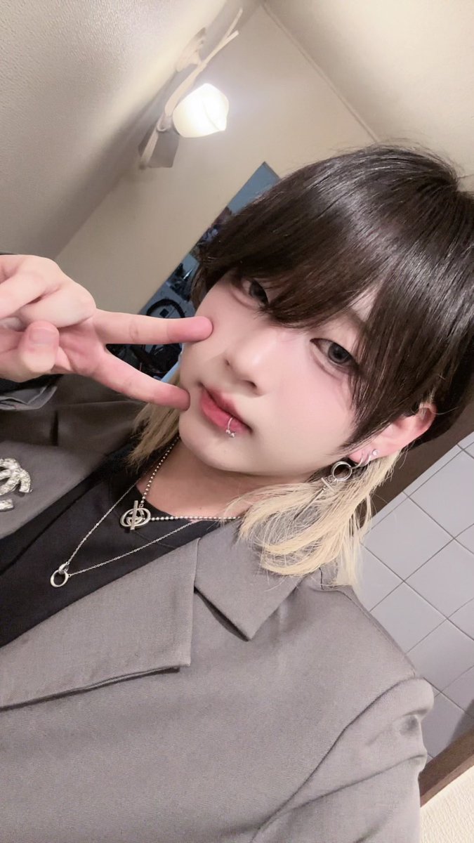 acquared_yoru's tweet photo. おっす望月です✌︎︎( ◜▿◝ ) https://t.co/YtPSaWCOWW