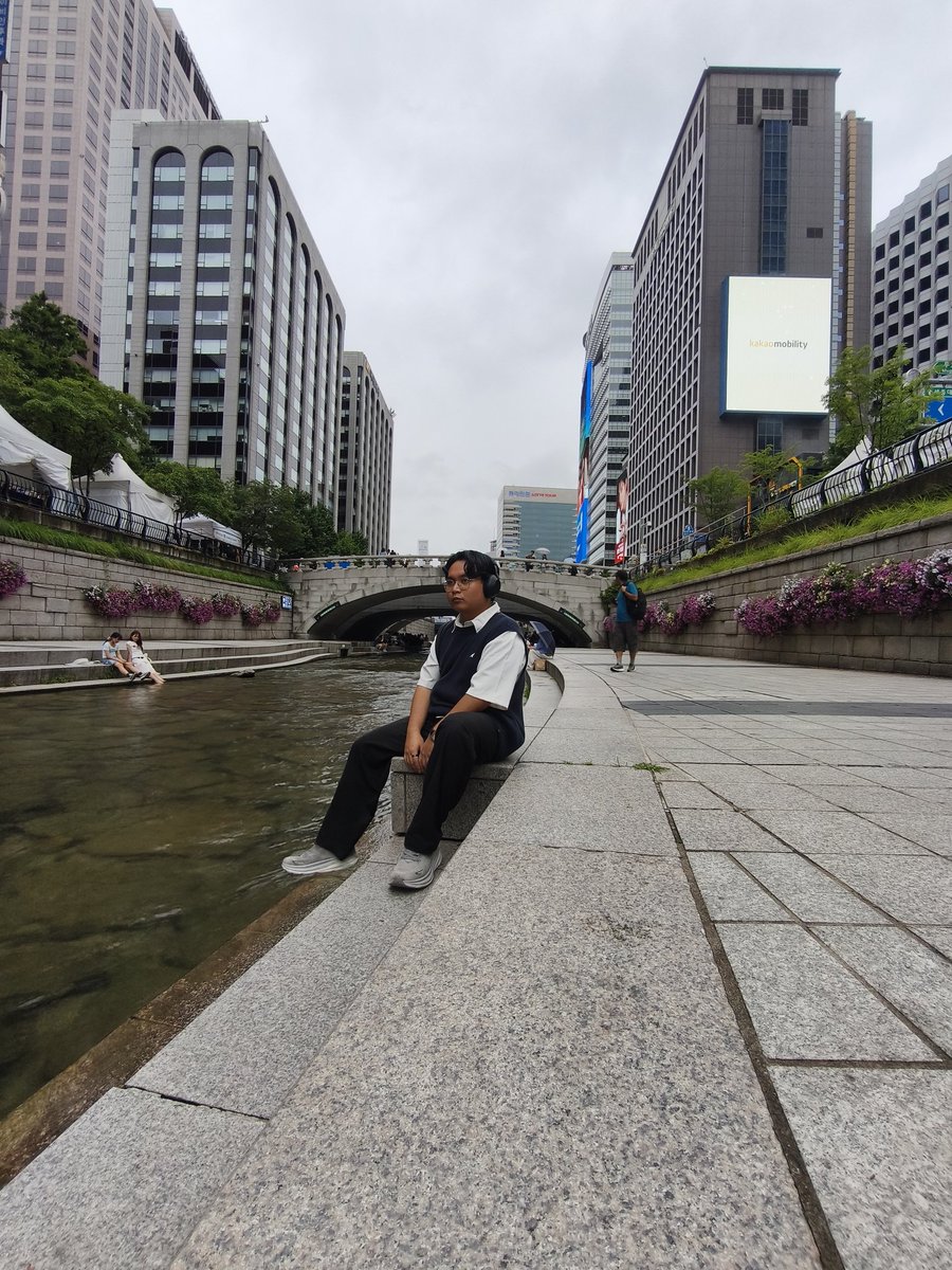 Xfayz06's tweet photo. Adalah gw di Seoul sore2 https://t.co/FDfuBJKslI