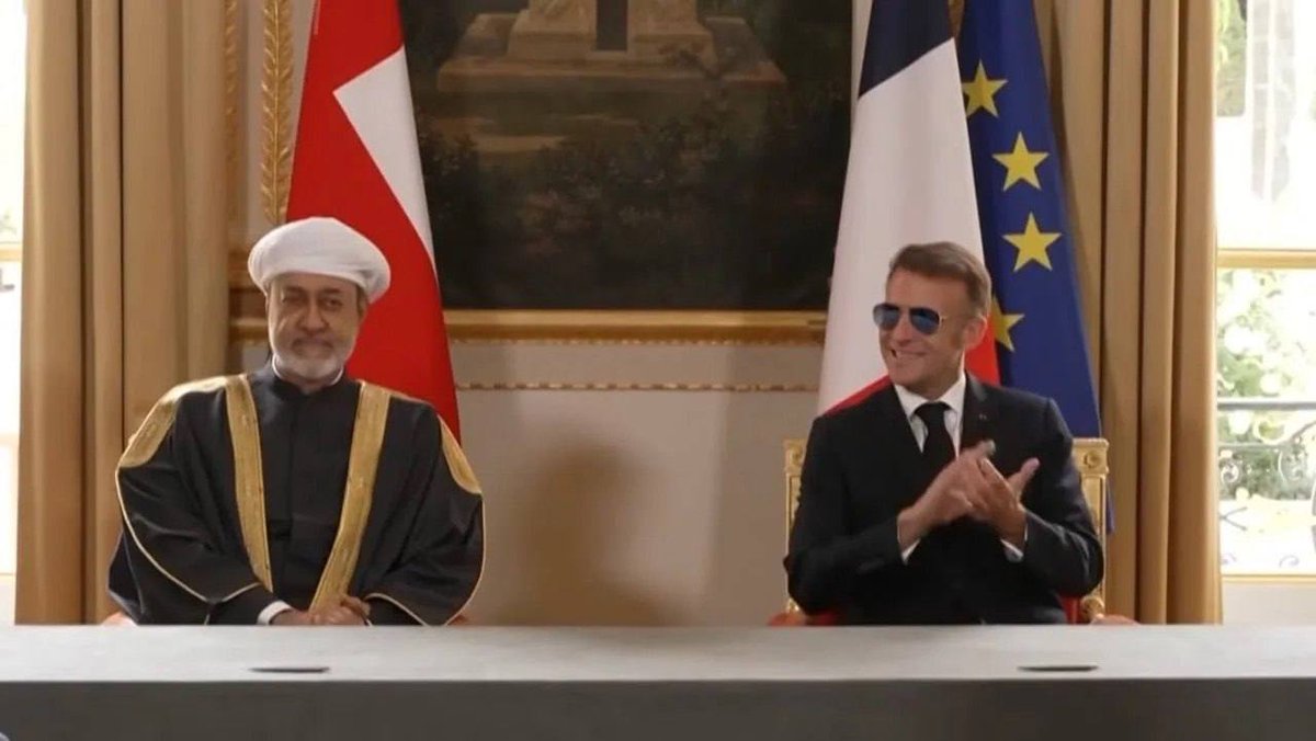 SprinterPress's tweet photo. Iran has refused to allow France to de-mine the Strait of Hormuz, the Islamic Republic's Foreign Ministry has stated. Tehran emphasized that according to the memorandum, only Iran can carry out de-mining, and it "will not allow" the participation of other countries. Earlier, Macron stated that Paris had agreed with Oman on joint de-mining of the strait.

P.S. Who knows why Macron is wearing glasses again? Has he once again become a victim of domestic violence from his husband?