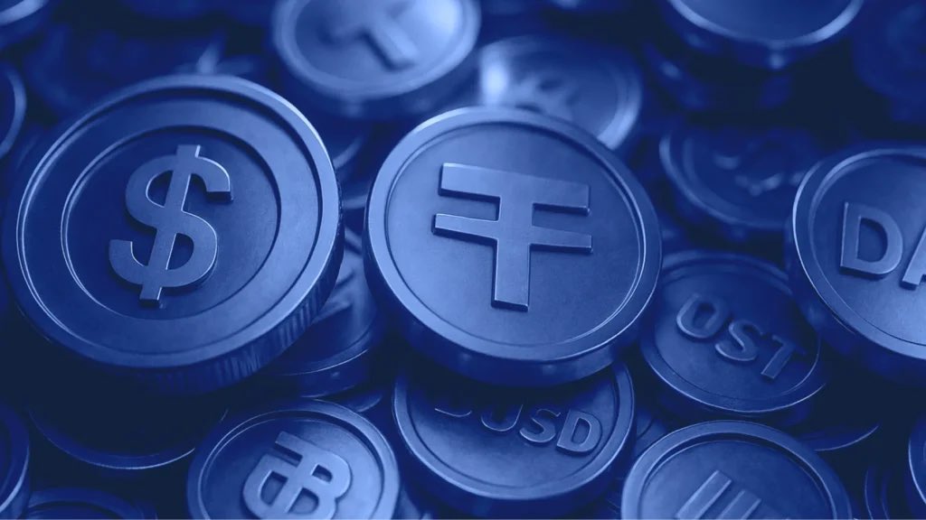 coinacademy_fr's tweet photo. 🚨 Des dizaines de géants financiers, dont Visa, Stripe, Mastercard, BlackRock et Coinbase, vont lancer un nouveau stablecoin baptisé OUSD, selon Bloomberg.

Les revenus générés par le projet seront partagés entre les partenaires. https://t.co/wWwtt8lyrK