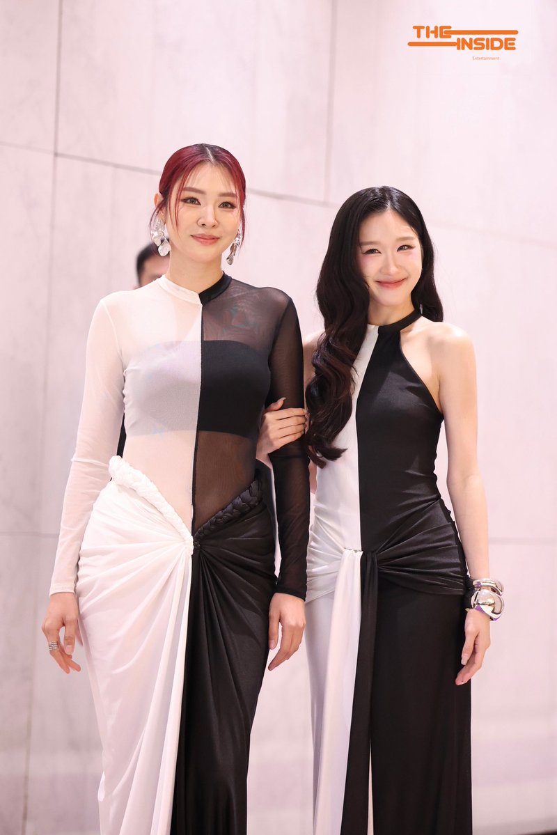 The_Inside_Ent's tweet photo. "ฝ้าย - อะตอม" ร่วมเดิน Purple carpet ในงานประกาศรางวัล "The Viral Hits Love Moment Awards 2026"✨✨

FAYEATOM AT TVHLM AWARDS
#TVHLMA2026xFayeAtom 
#FayeAtom #FayePeraya #AtomPariya #TheViralHits #TheViralHitsLoveMomentAwards2026
#LoveMomentAwards2026
#TheViralHitsLineUp2026 https://t.co/BSkRbuLGlQ